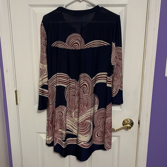 Patterned Long Sleeve Tunic Shirt - Picture 2 of 4